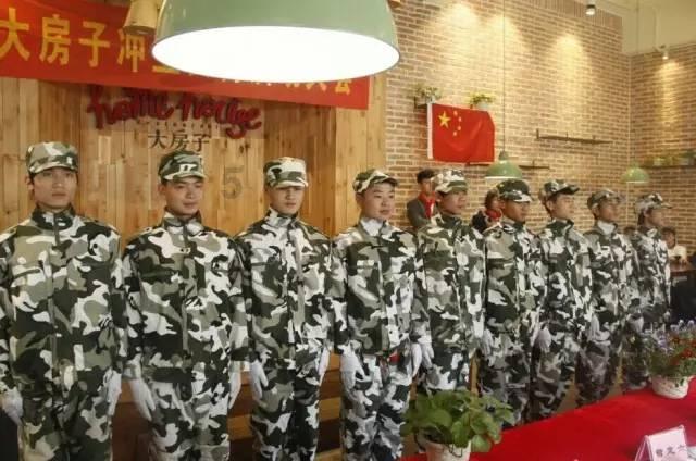 江苏一副局长和女教师在车内死亡，知情人称因一氧化碳中毒，多部门介入